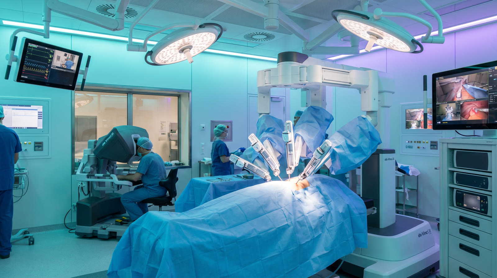 da Vinci Xi robotik cerrahi sistemi ile ürolojik ameliyat — Antalya Anatolia Hospital